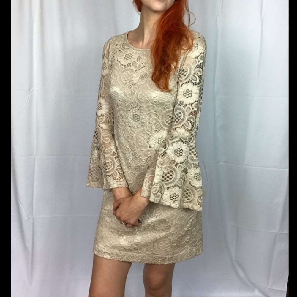 NWOT Lace Bell Sleeve Bridal Dress